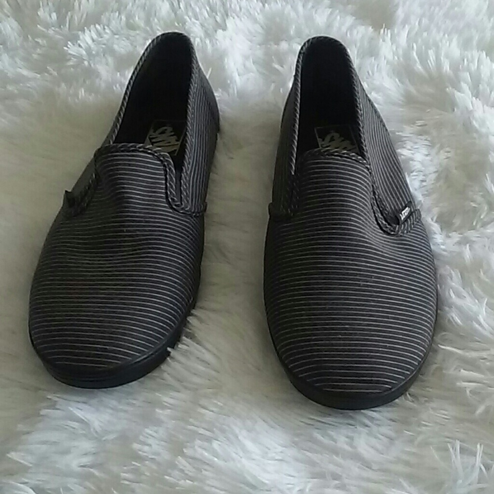 Vans loafer/slip-on  size 9 1/2 (exclusive)